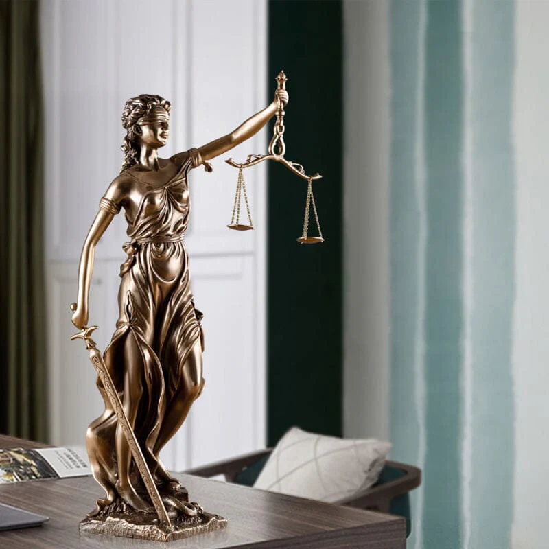 Decoratiestandbeeld van de Godin van de Rechtvaardigheid