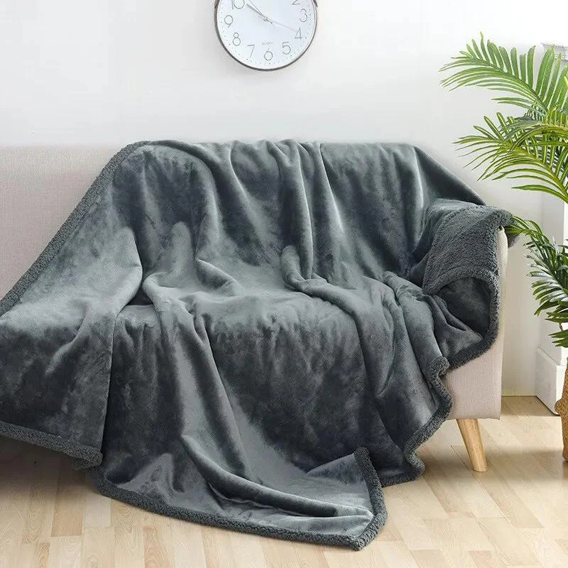 CozyGuard Waterdichte Deken – Omkeerbaar, Vlekbestendig & Zacht Plucheontwerp