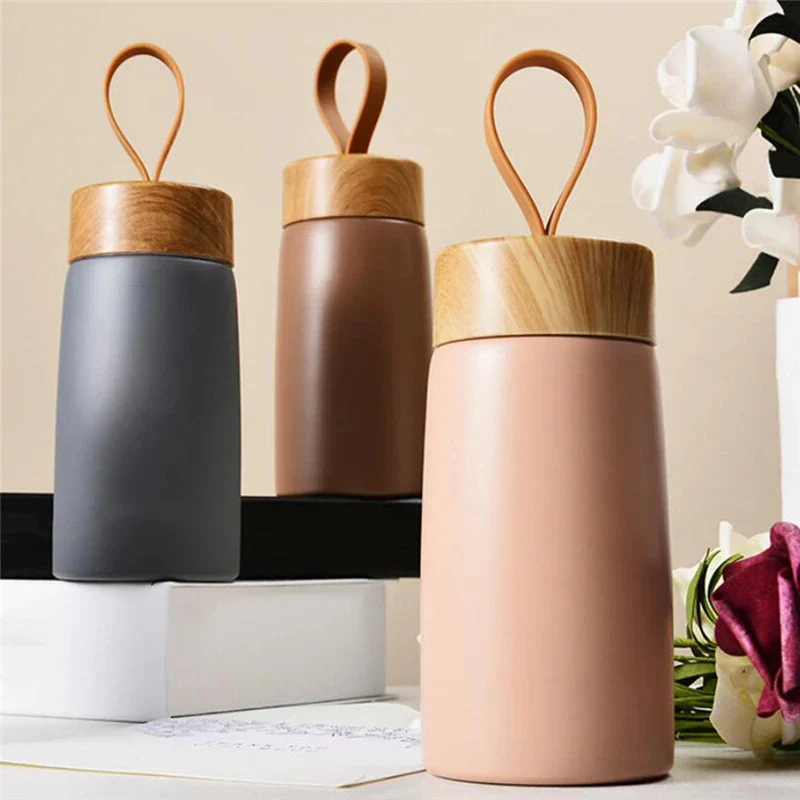 Geïsoleerd Koffiekopje Scandinavische Stijl 6 Uur Warmte