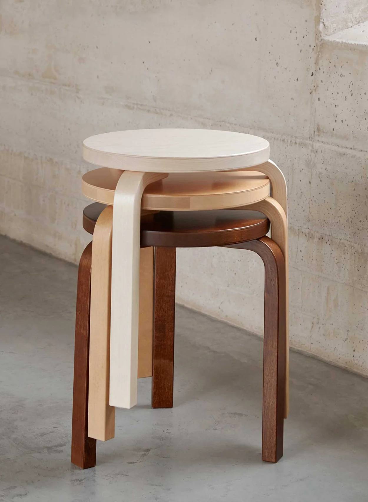 Stool 60, Legs Walnut, Seat Walnut – Artek Stool 60, Legs Walnut, Seat Walnut – Artek