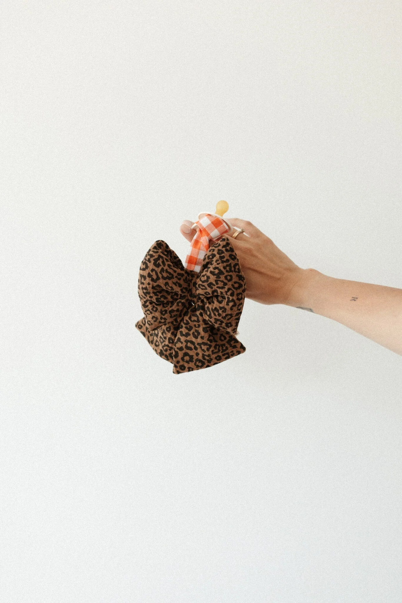 Atelier Pomme | Put a bow on it Leopard Speenkoord