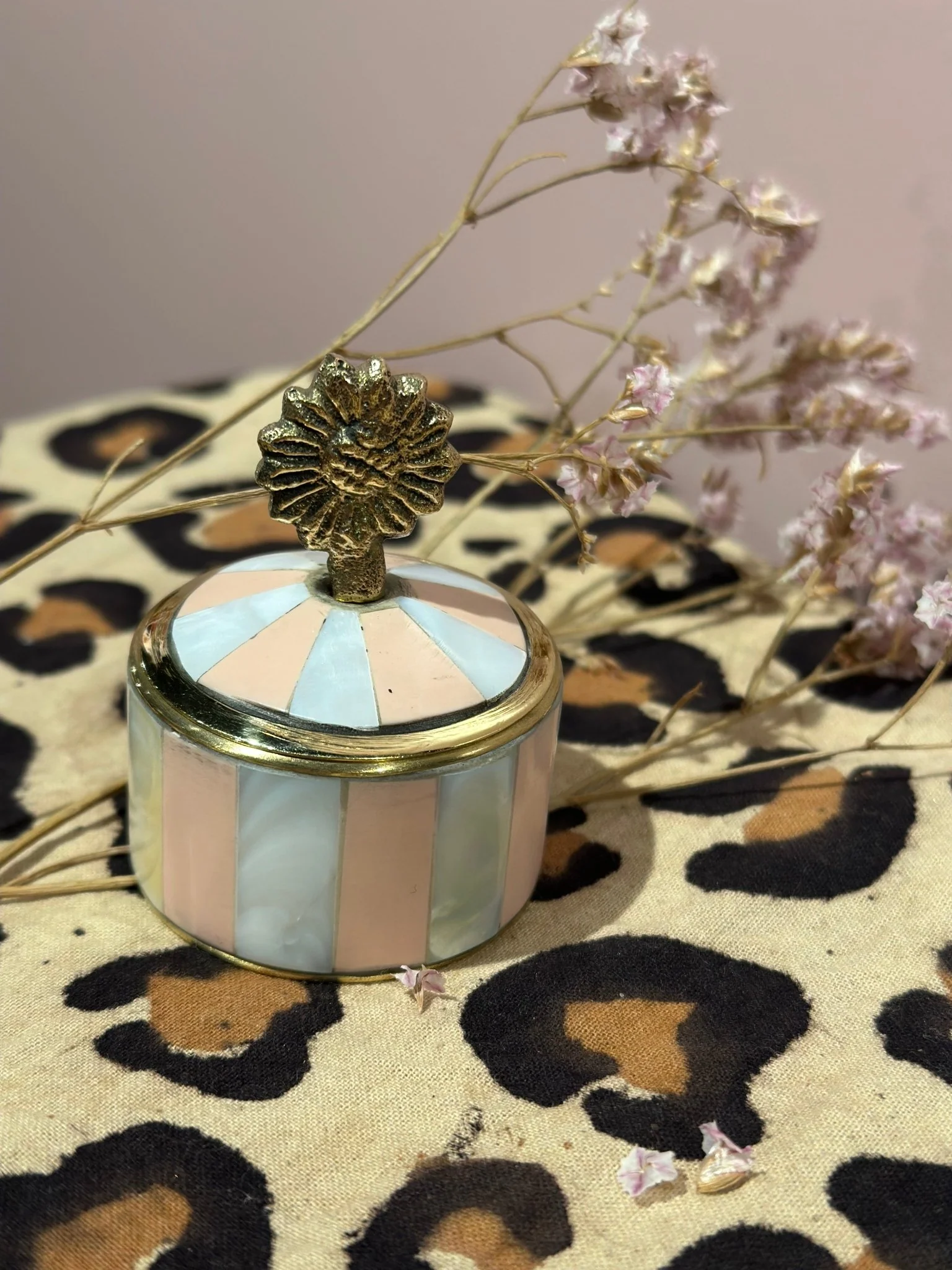 Deans the Label | Treasure box salm flower (Small) Deans the Label | Treasure box salm flower (Small)