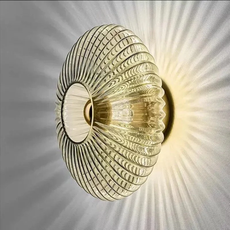 AuraFlow – Moderne Glas-Wandlamp met golvende kap