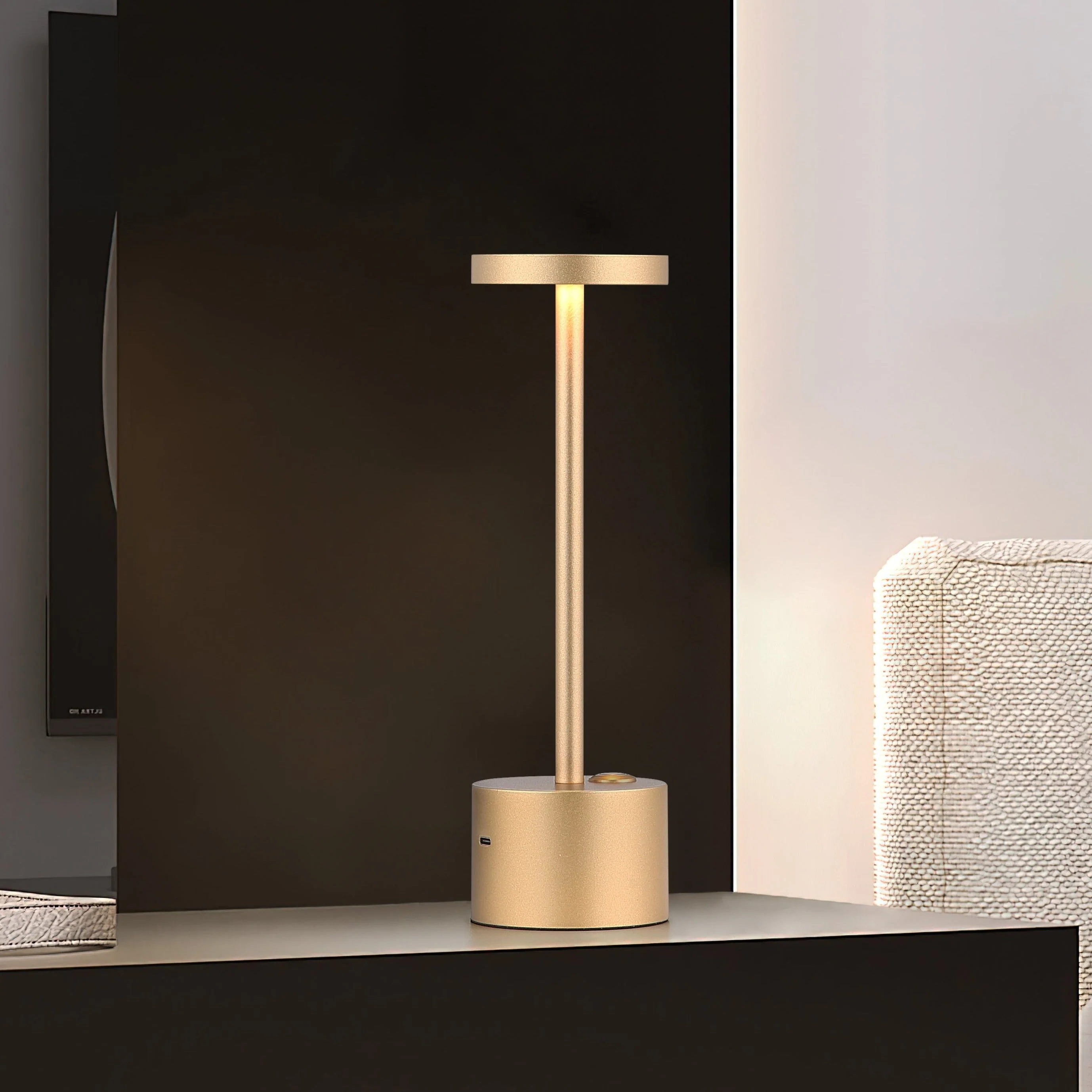 Bologna Mini LED Draadloze Tafellamp Messing