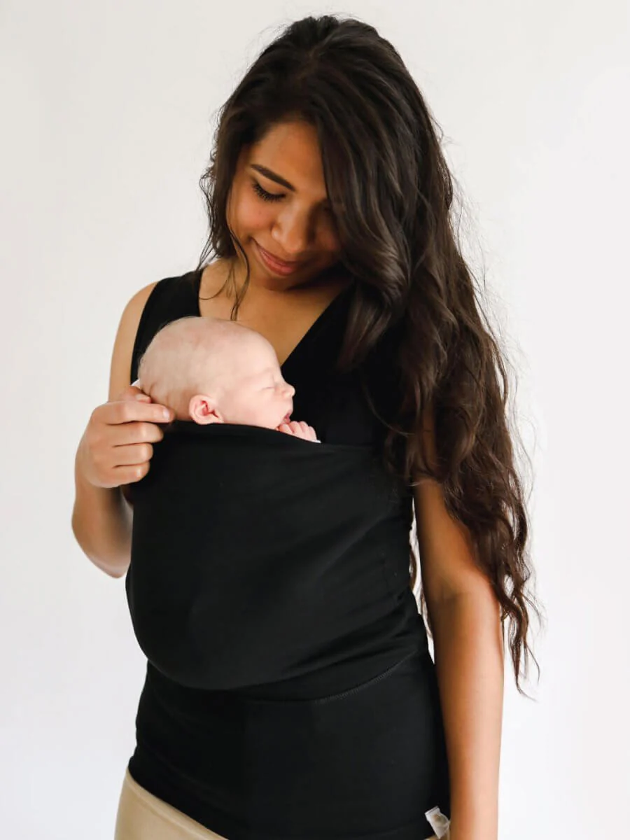 EasyHug voor baby’s – Het innovatieve ontwerp combineert het gemak van een t-shirt met de functionaliteit van een draagzak